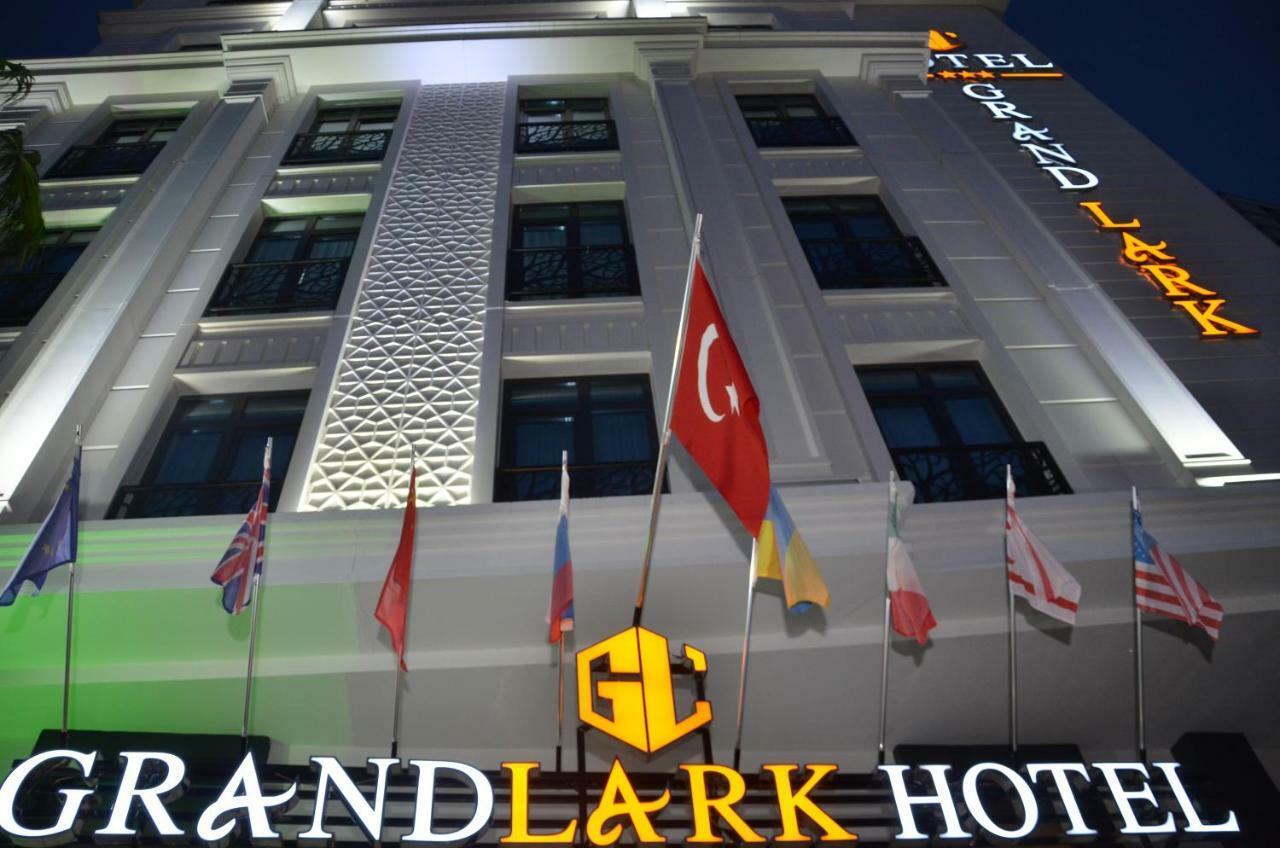 Grand Lark Hotel Adalar Ngoại thất bức ảnh