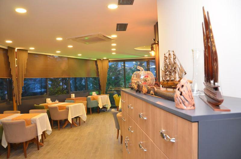 Grand Lark Hotel Adalar Ngoại thất bức ảnh