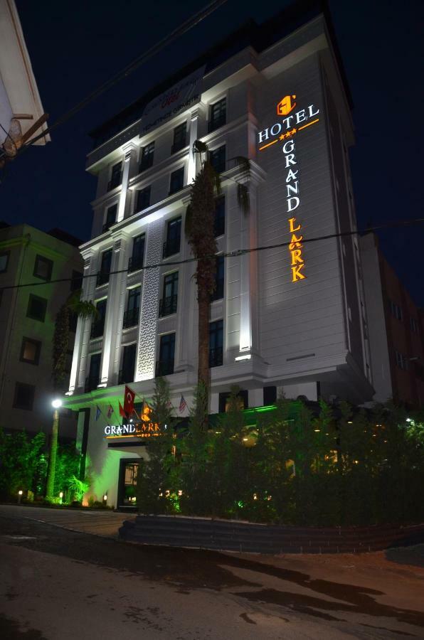 Grand Lark Hotel Adalar Ngoại thất bức ảnh