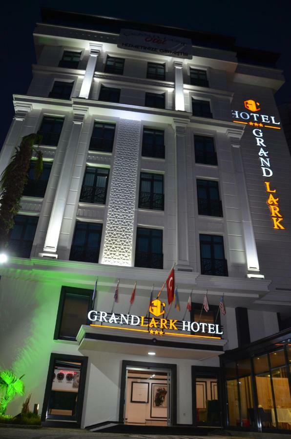 Grand Lark Hotel Adalar Ngoại thất bức ảnh