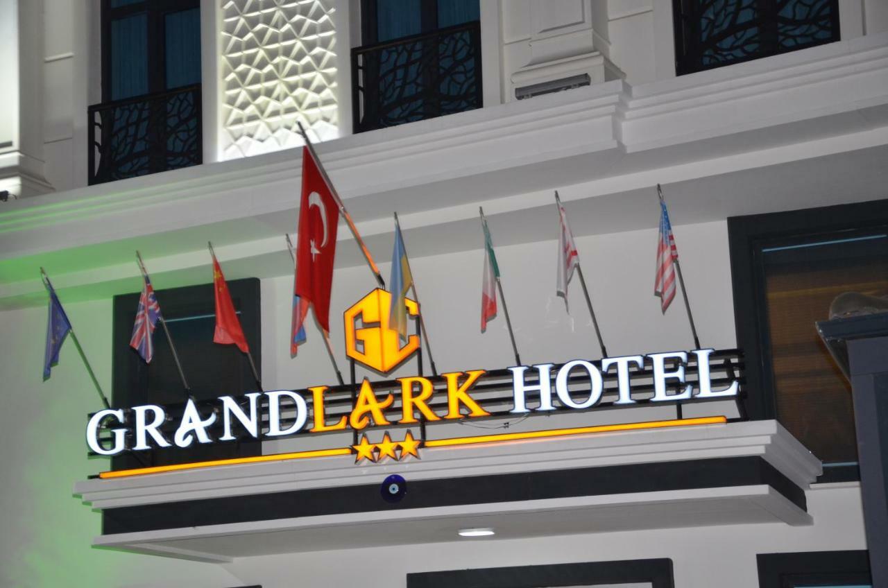 Grand Lark Hotel Adalar Ngoại thất bức ảnh