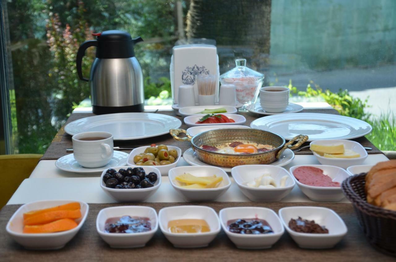 Grand Lark Hotel Adalar Ngoại thất bức ảnh